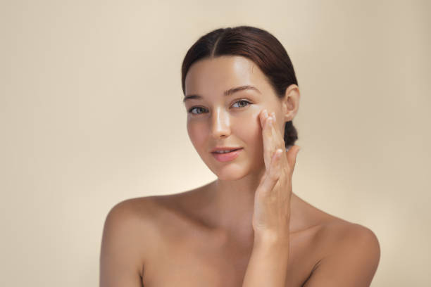 Toner or Cleanser, Which is Better? Understanding Their Difference and Uses